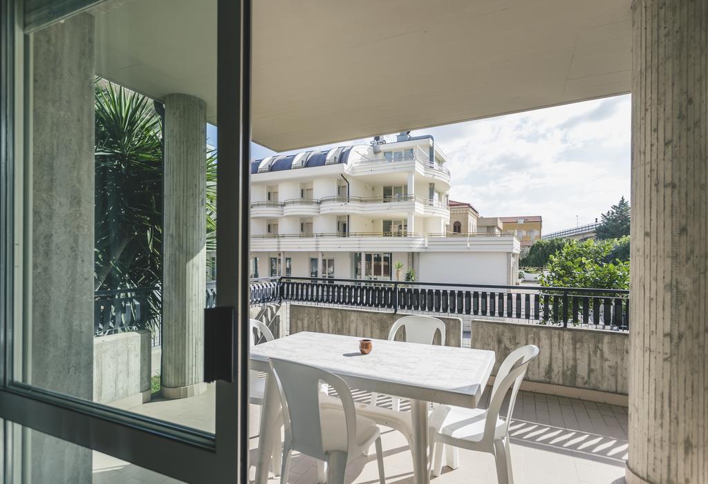 Hotel Principe Residence Васто Екстериор снимка