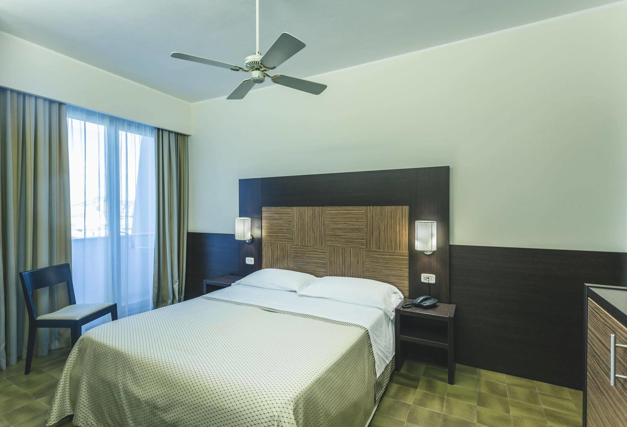 Hotel Principe Residence Васто Екстериор снимка