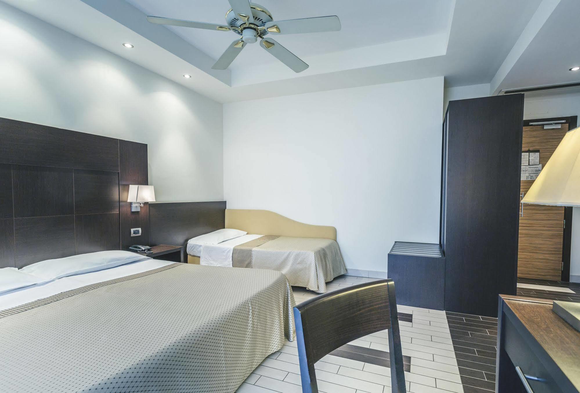 Hotel Principe Residence Васто Екстериор снимка